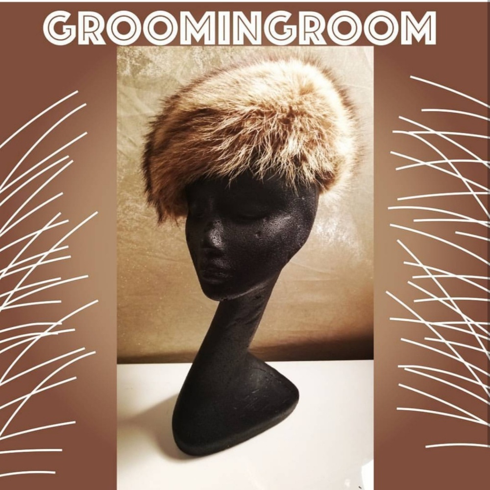 Coyote fur vintage beret hat by Nadelle Montreal